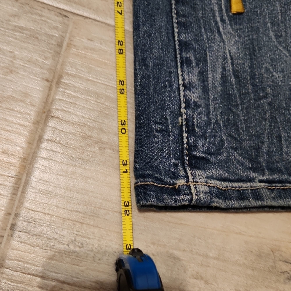 Smoke Rise Distressed Jeans - Picture 13 of 16